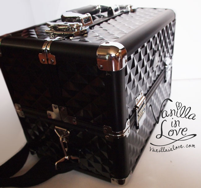 กระเป๋าเครื่องสำอางค์