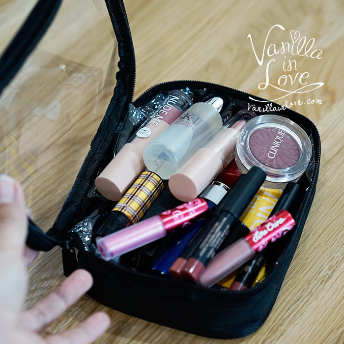 กระเป๋าใส่เครื่องสำอาง แบบใส