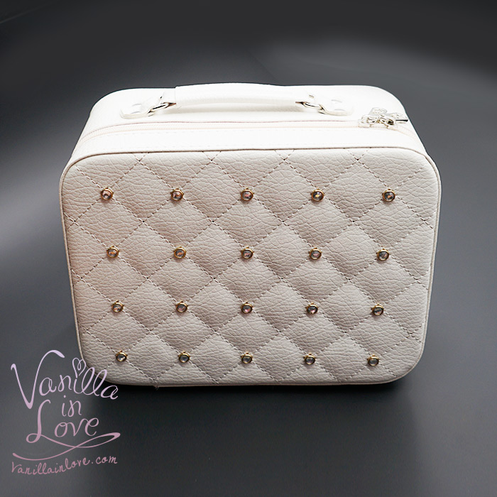 กล่องเครื่องสำอาง สีขาว