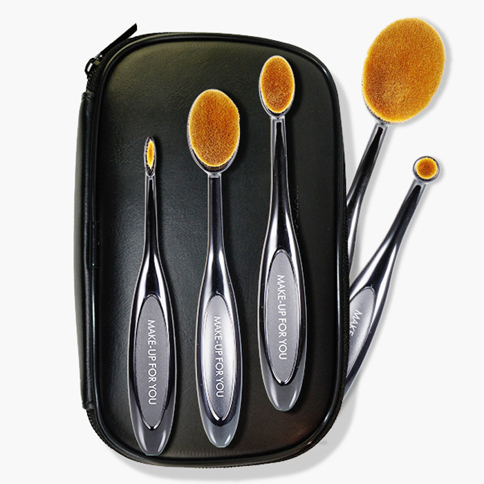 แปรงรองพื้น