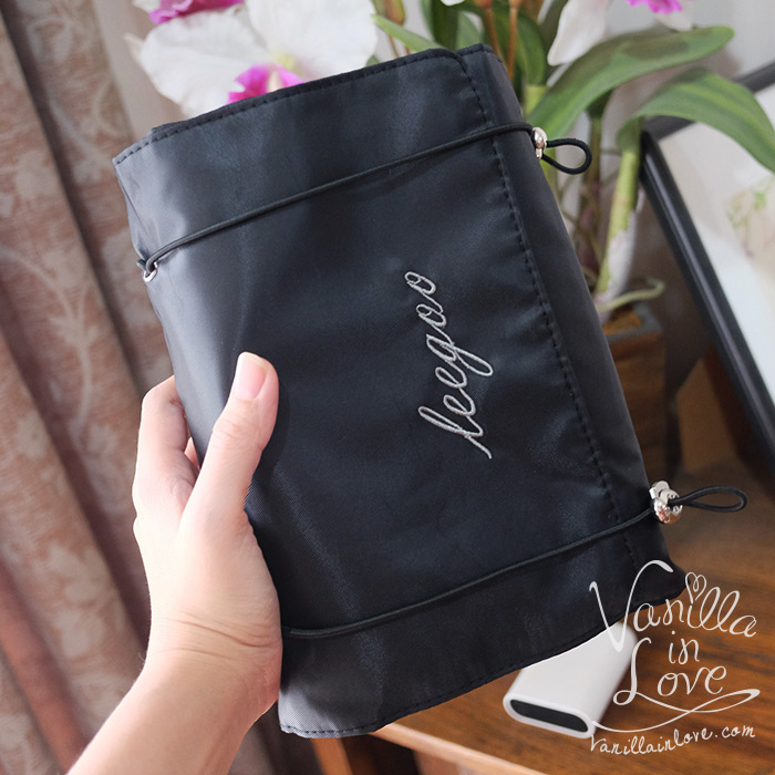 กระเป๋าเครื่องสำอางสีดำ