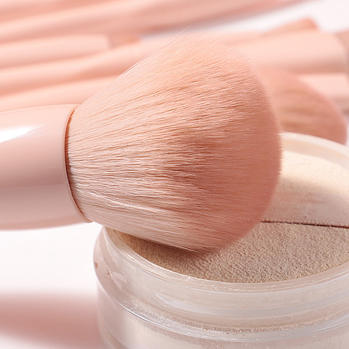 แปรงแต่งหน้าสีชมพู