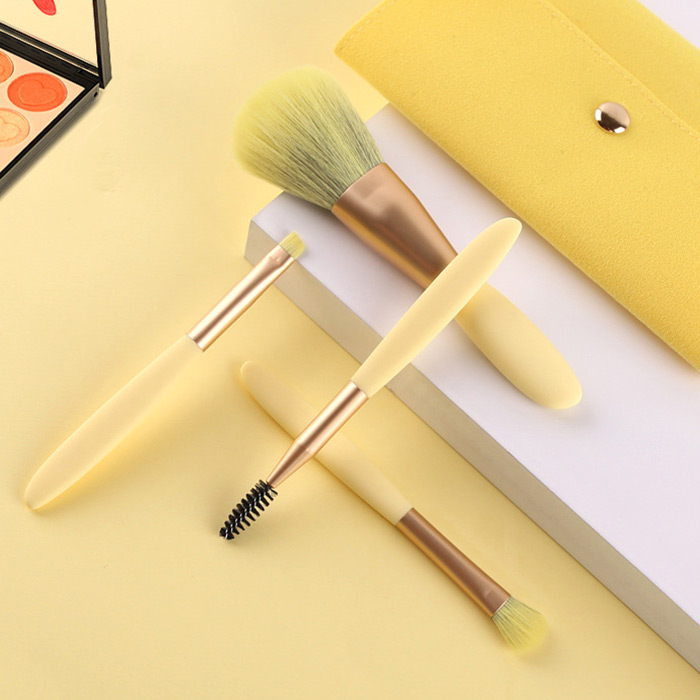 พู่กันแต่งหน้า