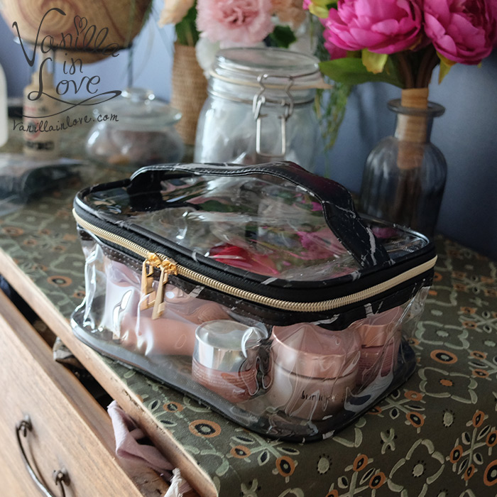 กระเป๋าเครื่องสำอางใส