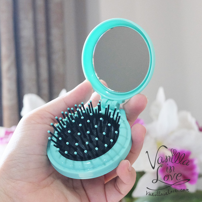 หวีพร้อมกระจก