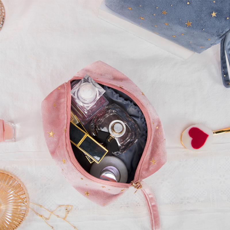 กระเป๋าเมคอัพ