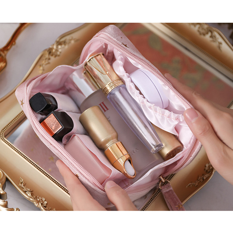 กระเป๋าเครื่องสำอาง