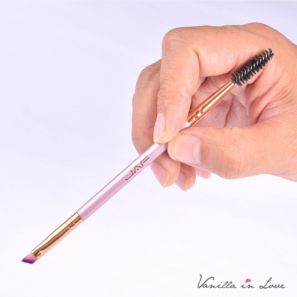 แปรงคิ้ว