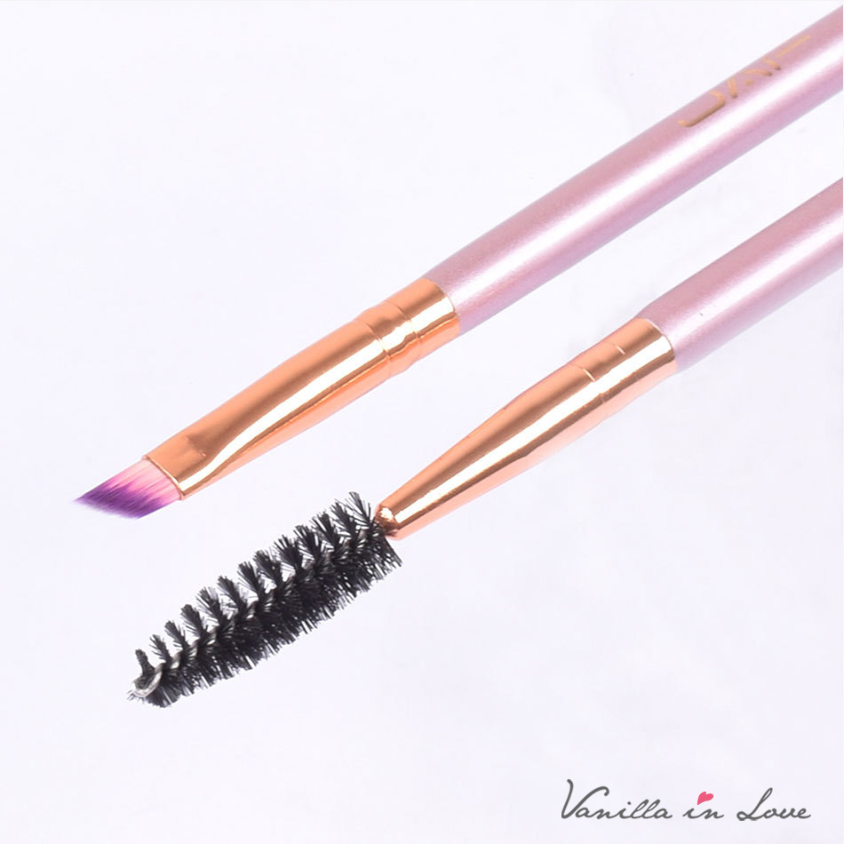 แปรงเขียนคิ้ว